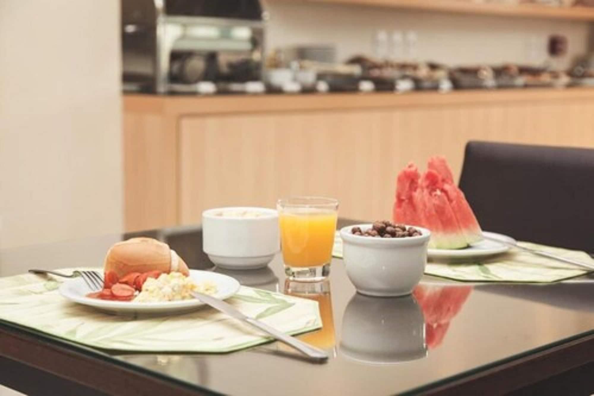 Class Hotel Пірасікаба Екстер'єр фото